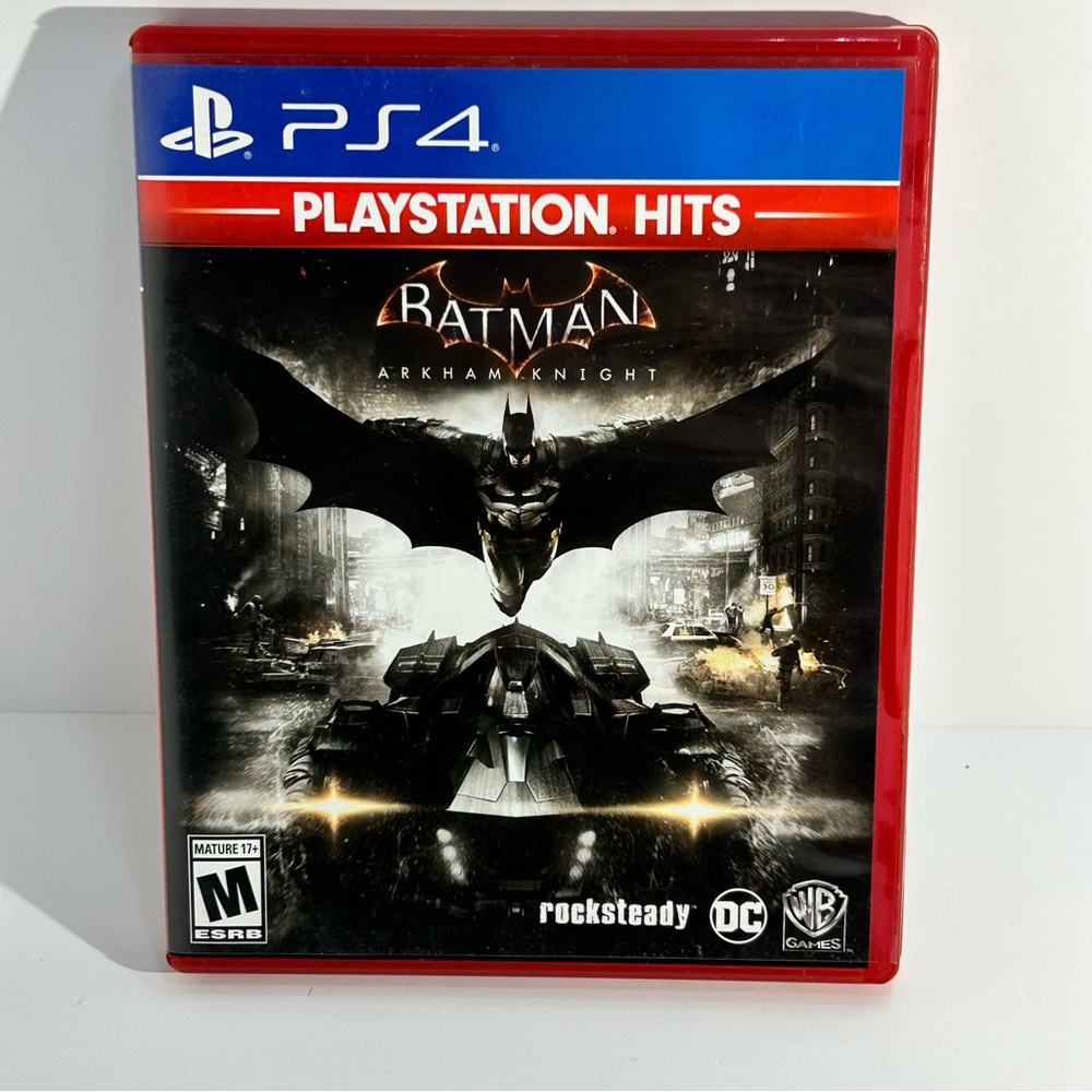 Batman Arkham‎ Knight PlayStation Hits - PS4 Red Case